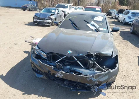 2021 BMW 330I xDrive z USA, uszkodzony, nr VIN 3MW5R7J01M8B70024